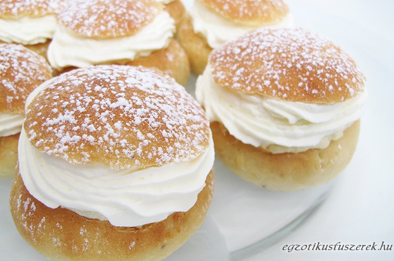 Semlor - a Svéd Farsangi Sütemény