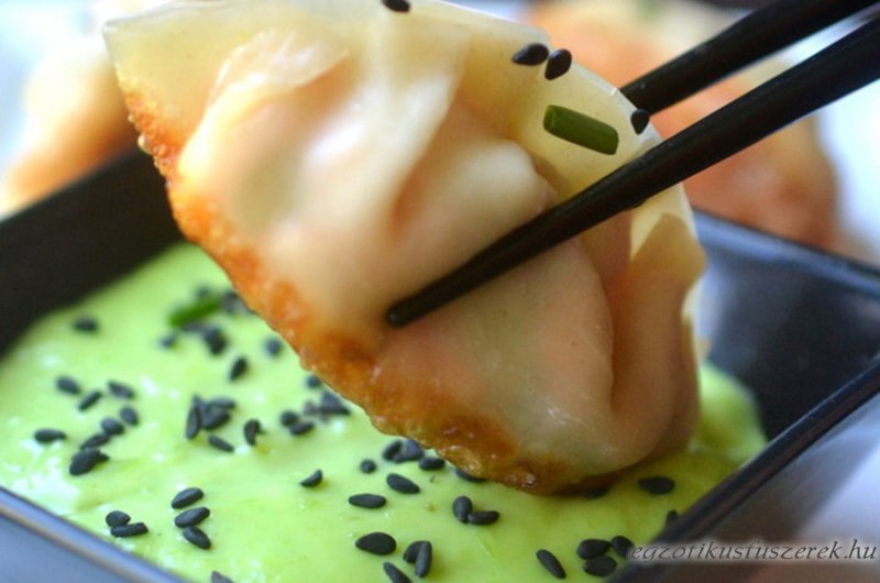 Gyoza Lazac (japán ravioli, derelye) Wasabi szósszal